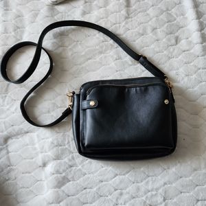 Crossbody handbag